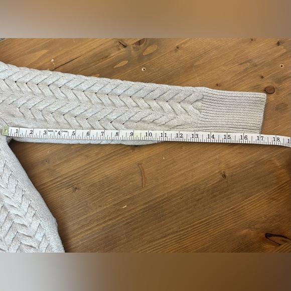 Aritzia Wilfred Free 100% Wool Turtleneck Chevron Pattern Sweater Size Sm Gray - Picture 13 of 13